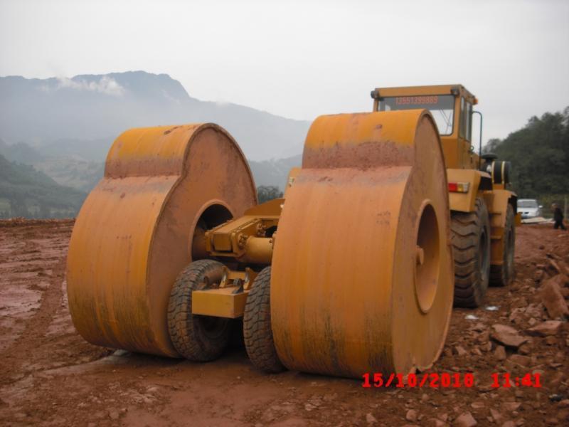 ?冲击压路机遂宁施工现场?